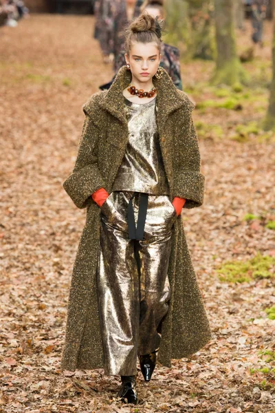 Look 33